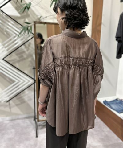 backシャーリングシアードルマンブラウス